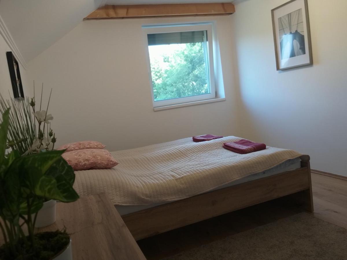 Toelgyerdo Apartman Kismaros Exterior photo