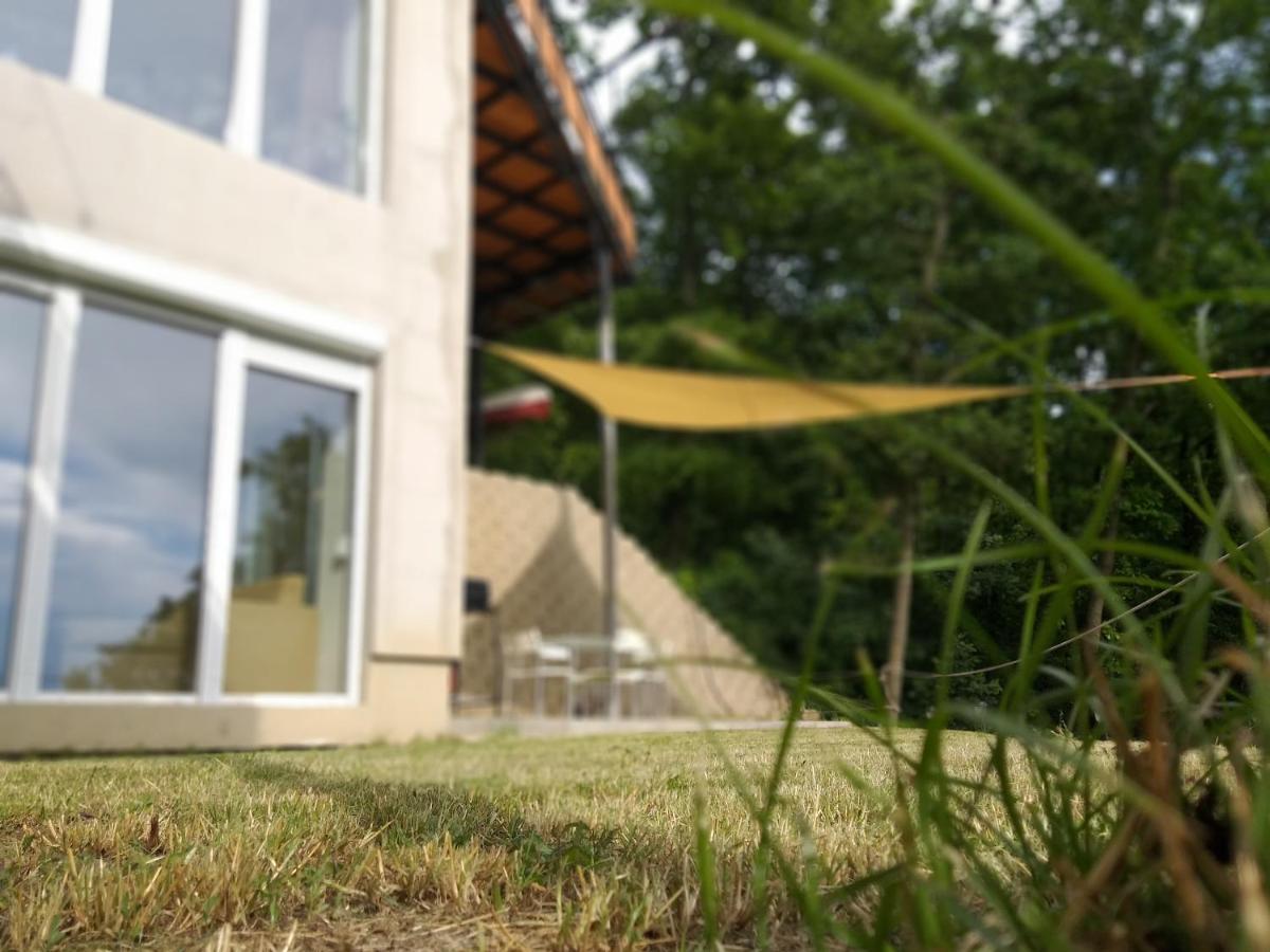 Toelgyerdo Apartman Kismaros Exterior photo
