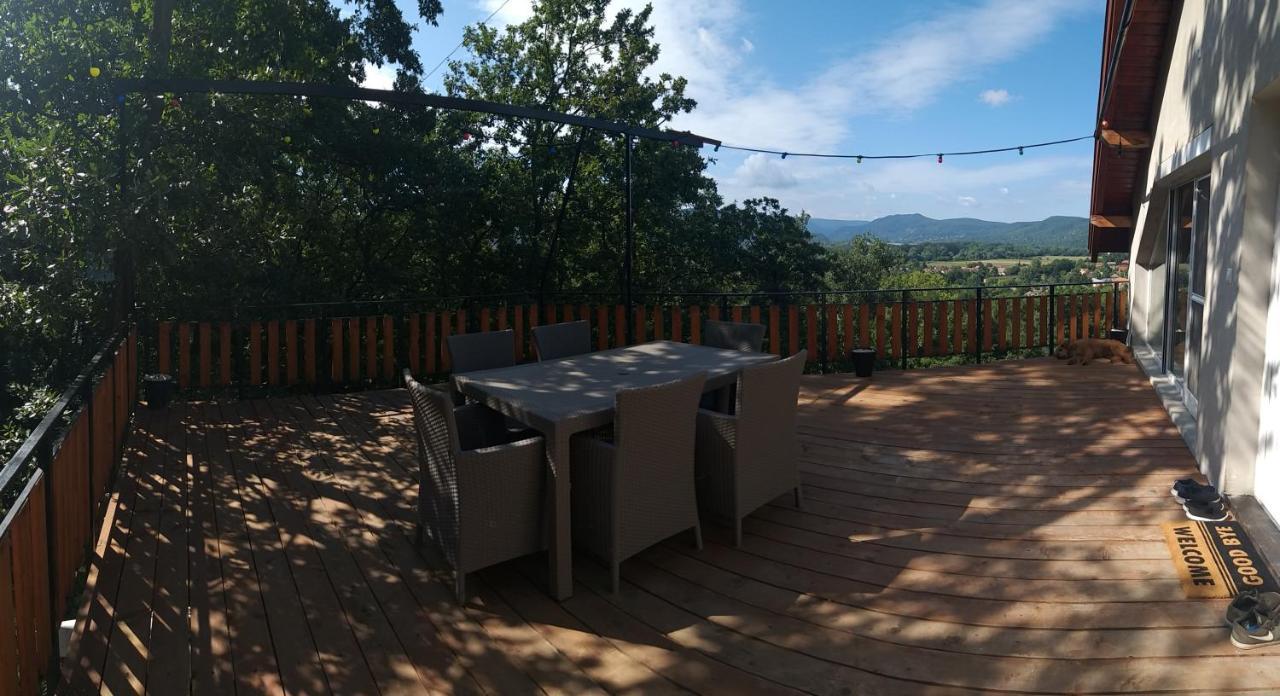 Toelgyerdo Apartman Kismaros Exterior photo